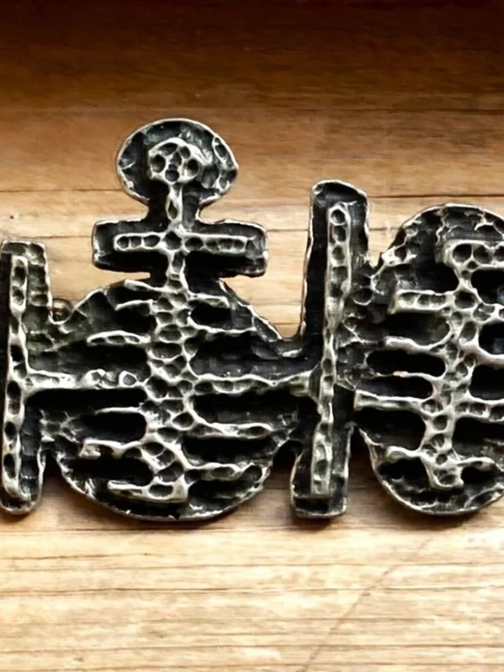 Custom brooch & pendant listing